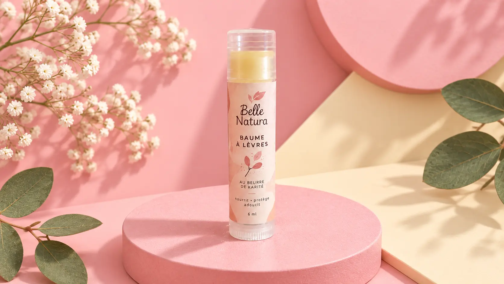 Démonstration MONSTUD : produit cosmétique mis en scène dans un décor professionnel